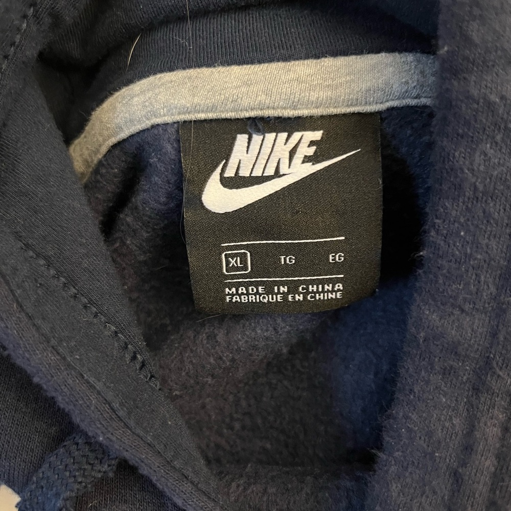 Nike men’s Navy Blue pullover long sleeve hoodie. Size XL. Excellent condition - Picture 7 of 7